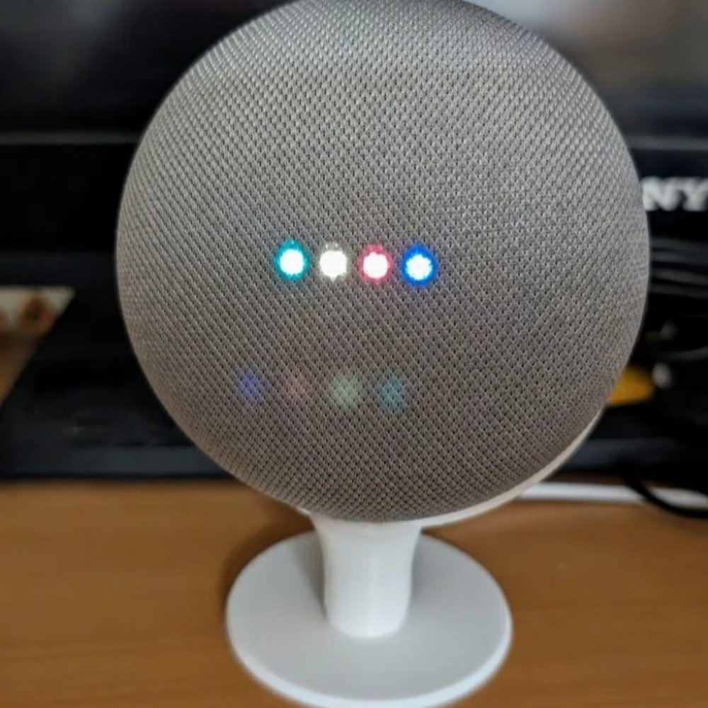 Prosty stojak na smart speaker – Google Speaker Nest Audio recenzja i cena